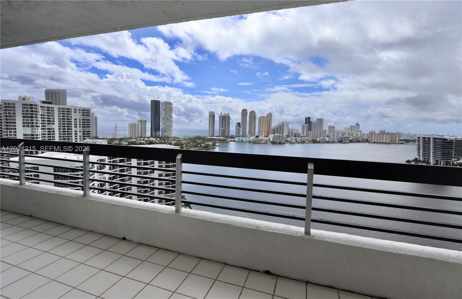 3530 Mystic Pointe Dr #2510 Aventura, FL 33180