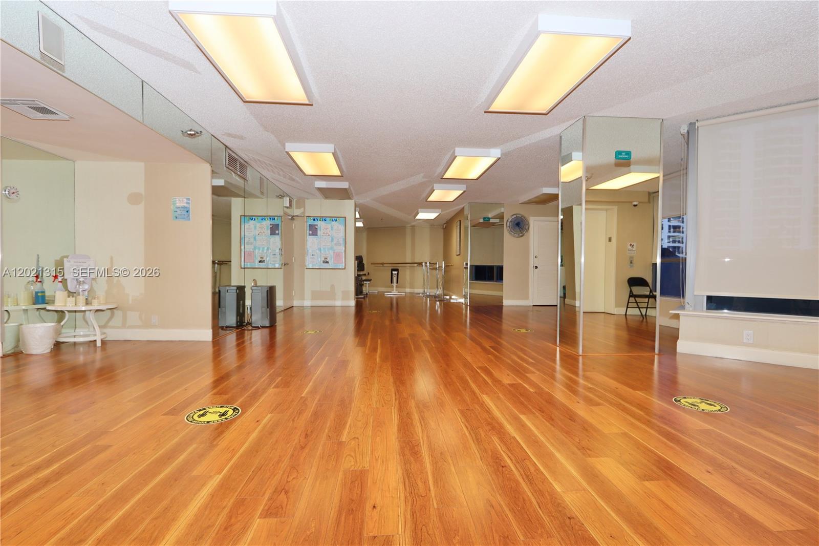 3530 Mystic Pointe Dr #2510 Aventura, FL 33180