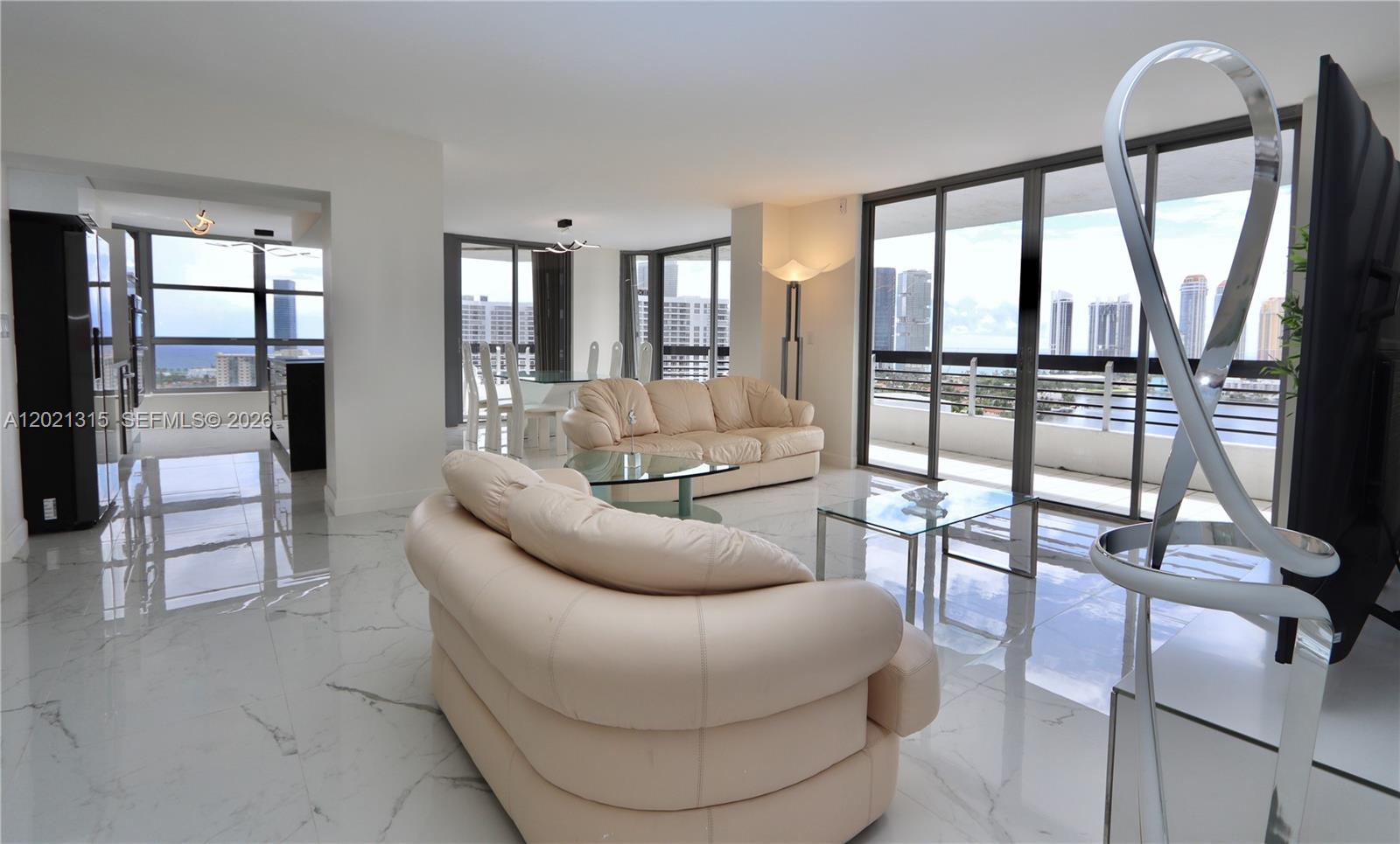 3530 Mystic Pointe Dr #2510 Aventura, FL 33180