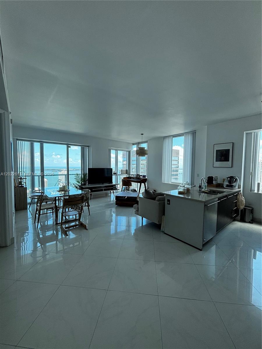 500 Brickell Ave #4102 Miami, FL 33131