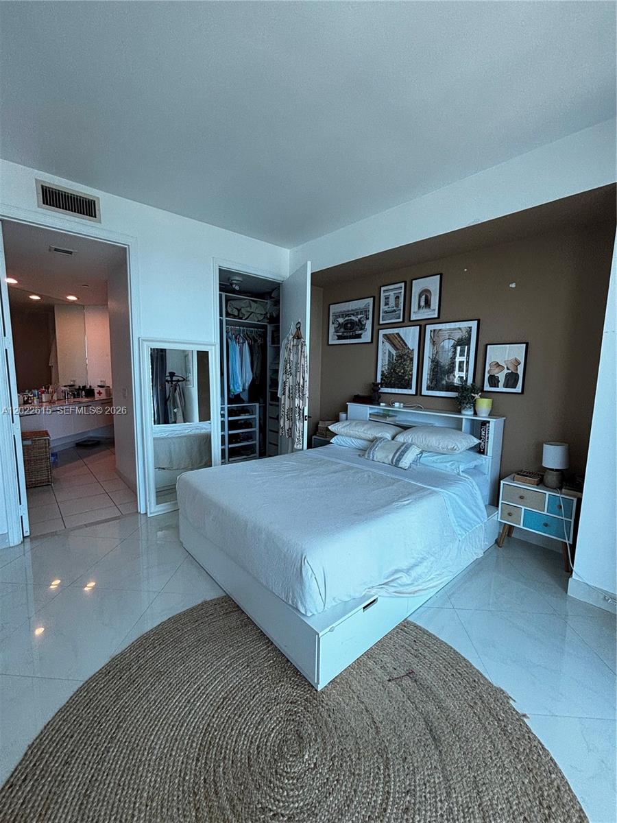 500 Brickell Ave #4102 Miami, FL 33131