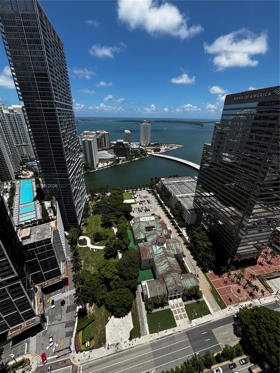 500 Brickell Ave #4102 Miami, FL 33131