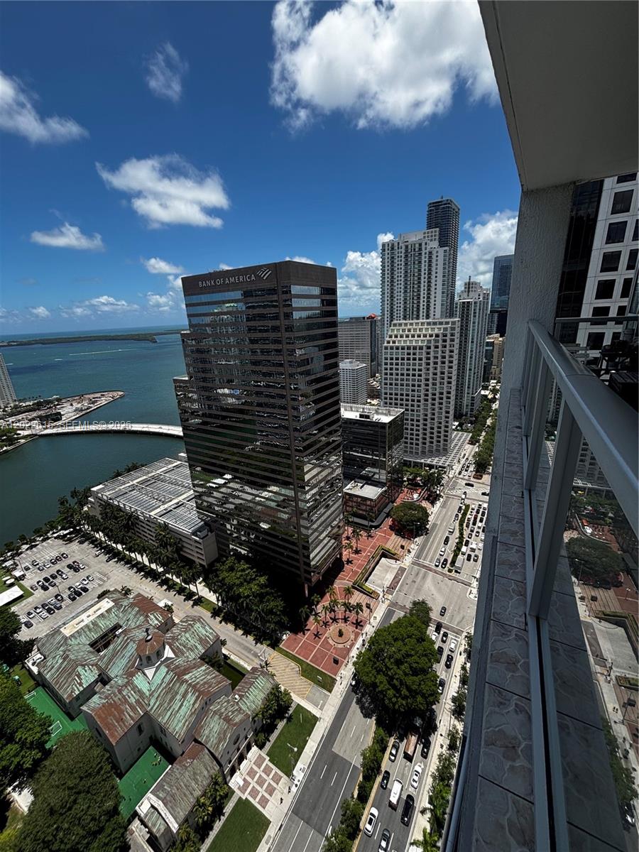 500 Brickell Ave #4102 Miami, FL 33131