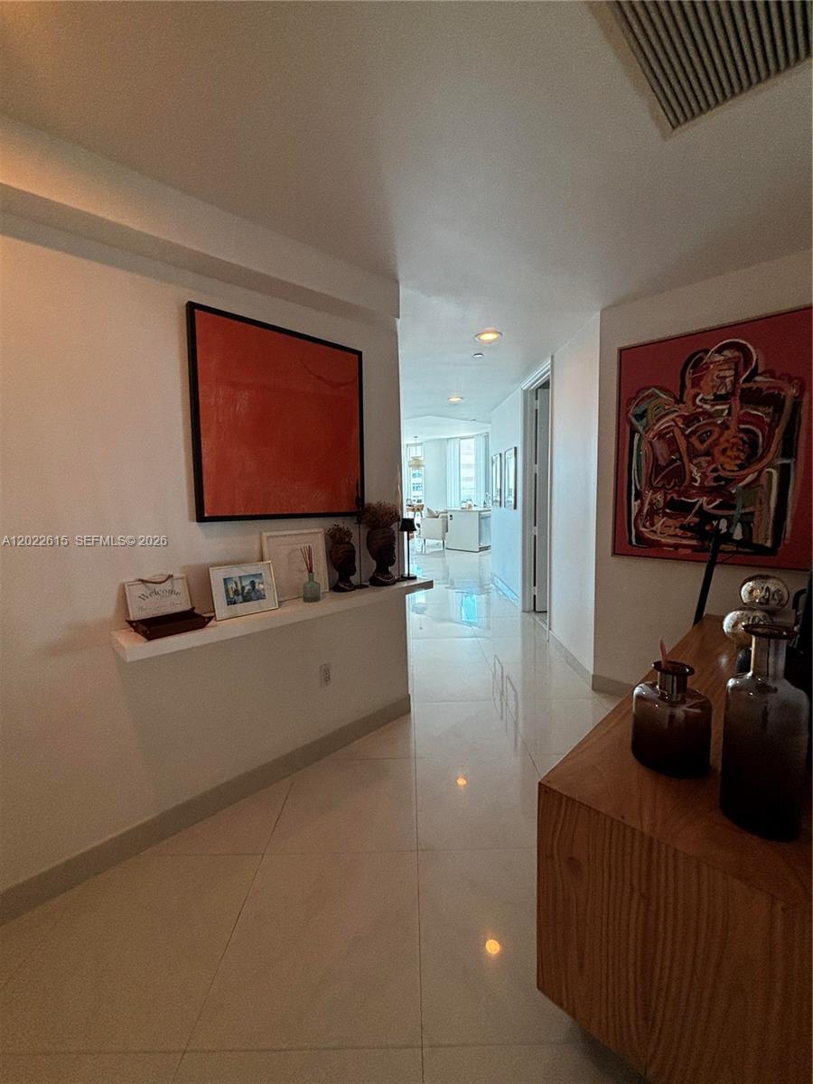 500 Brickell Ave #4102 Miami, FL 33131