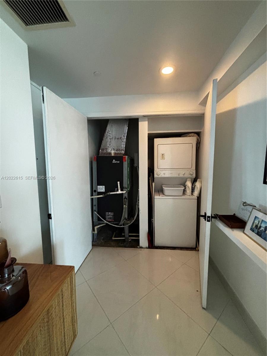 500 Brickell Ave #4102 Miami, FL 33131