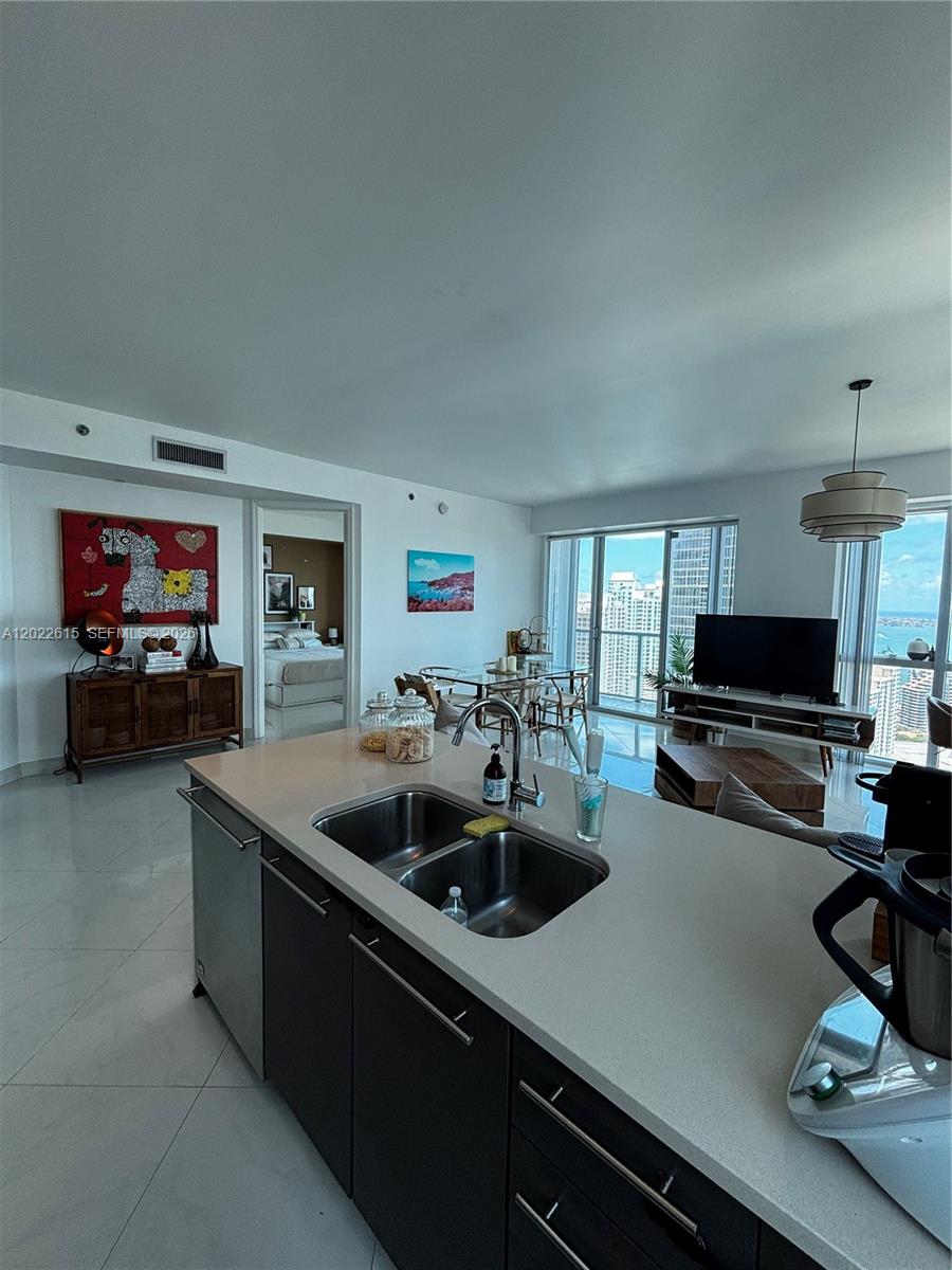 500 Brickell Ave #4102 Miami, FL 33131