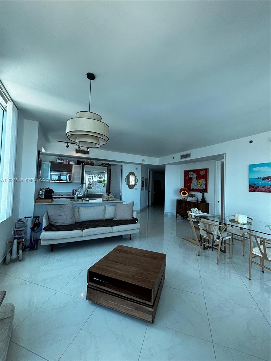 500 Brickell Ave #4102 Miami, FL 33131