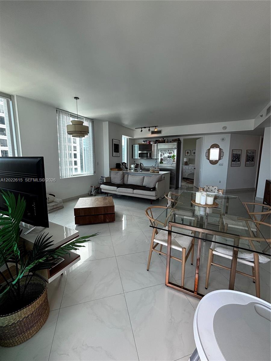 500 Brickell Ave #4102 Miami, FL 33131