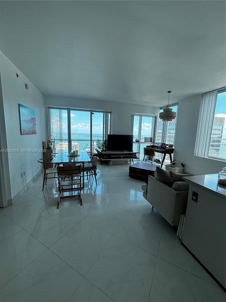 500 Brickell Ave #4102 Miami, FL 33131
