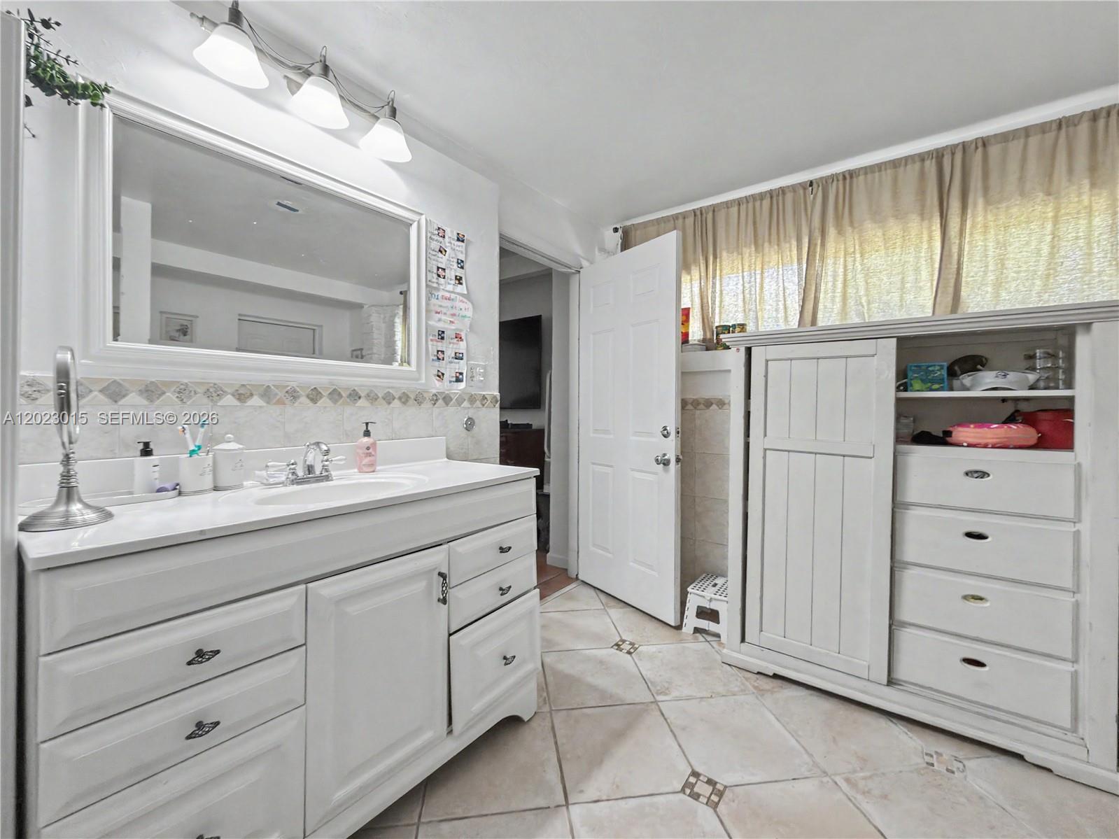 8331 SW 100th St Miami, FL 33156