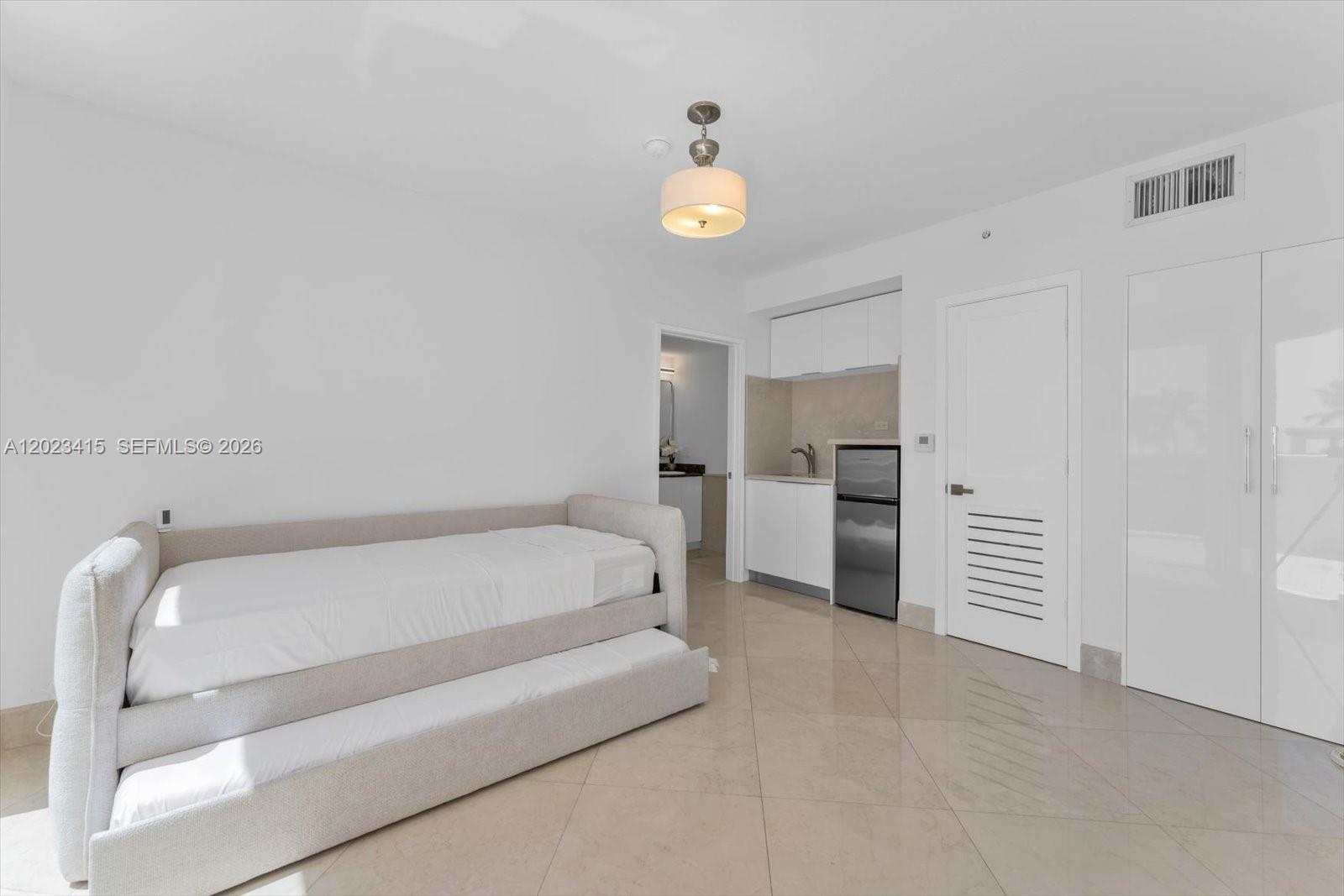 17555 Collins Ave #3204 Sunny Isles Beach, FL 33160