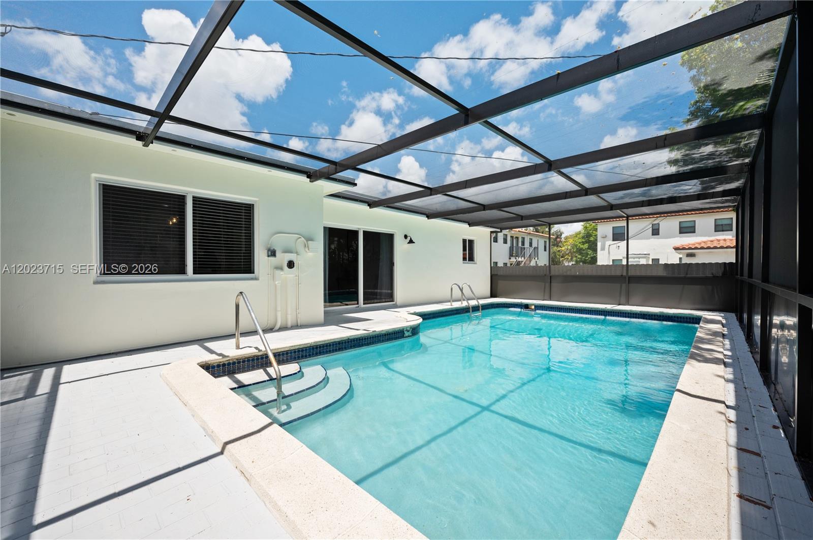 4220 SW 14th St Miami, FL 33134