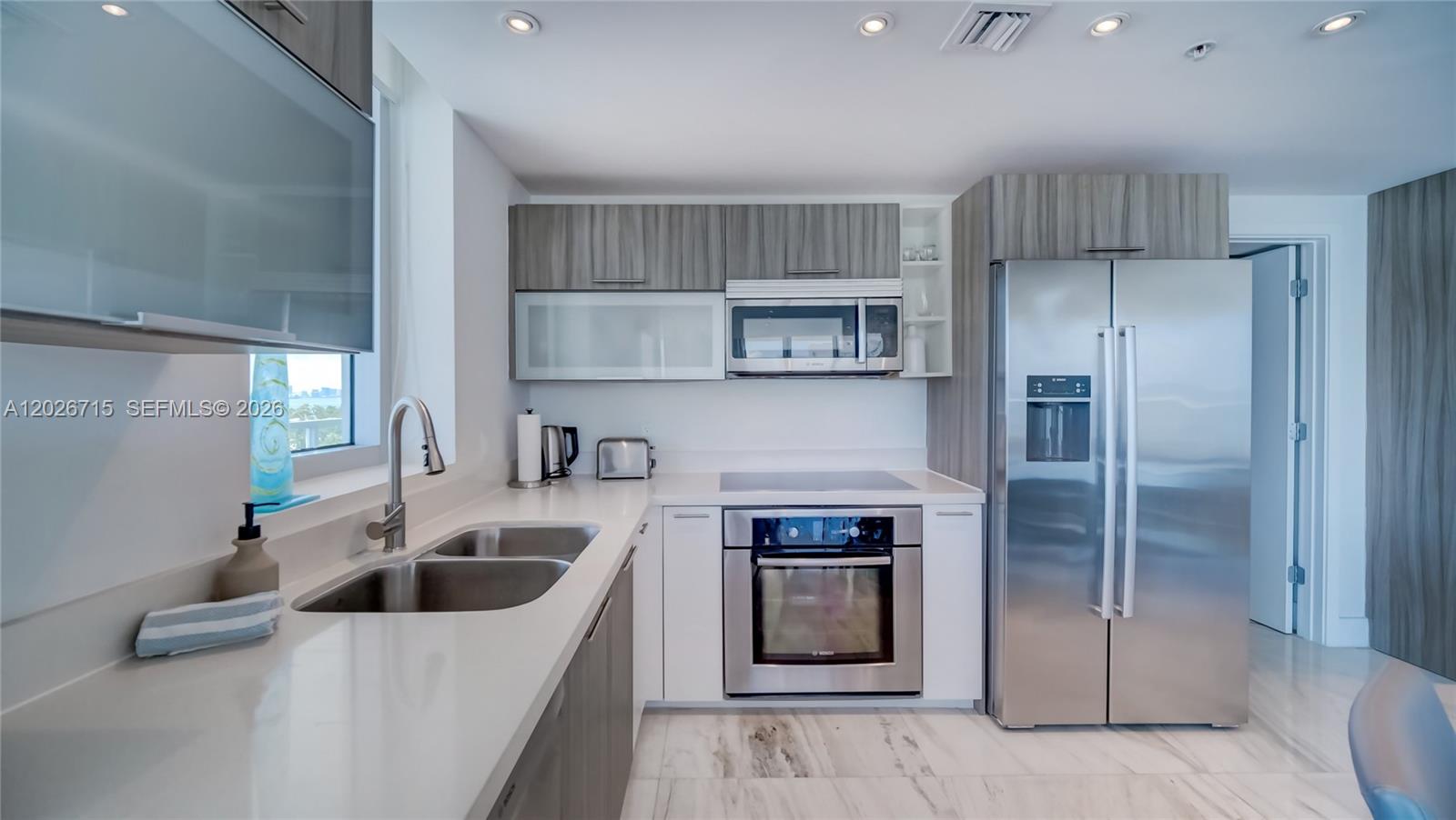 6700 Indian Crk Dr #1102 Miami Beach, FL 33141