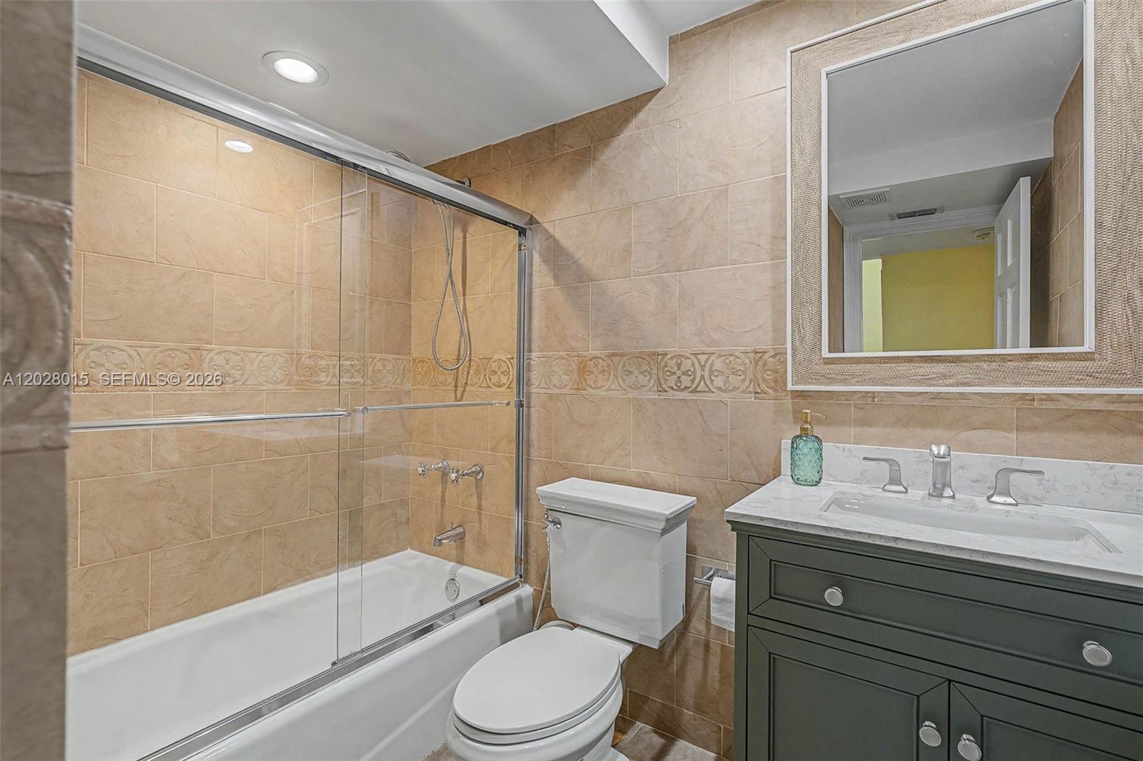 6671 SW 70th Ter #20 South Miami, FL 33143