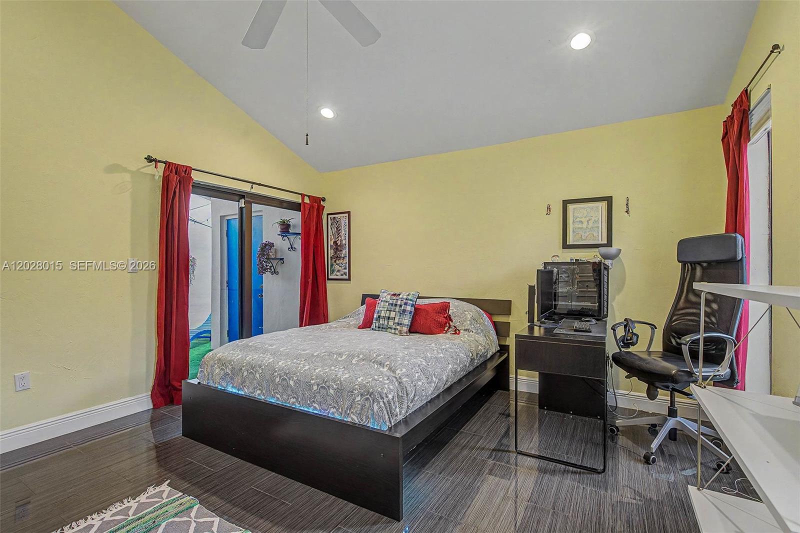 6671 SW 70th Ter #20 South Miami, FL 33143