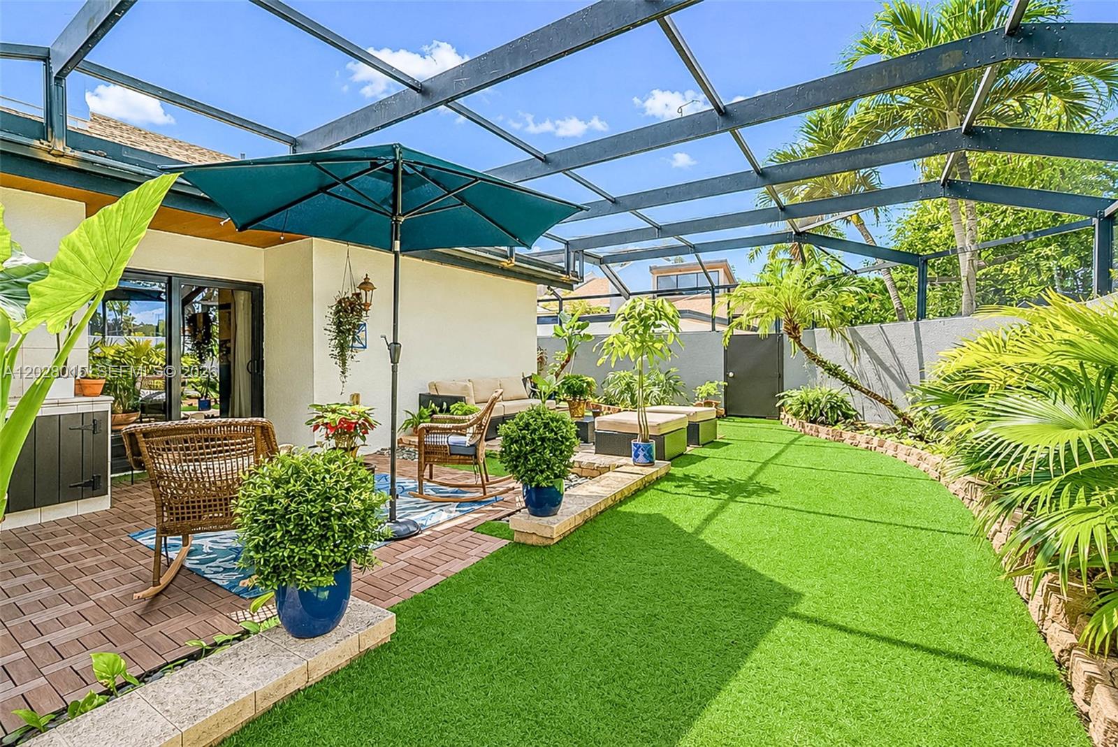 6671 SW 70th Ter #20 South Miami, FL 33143