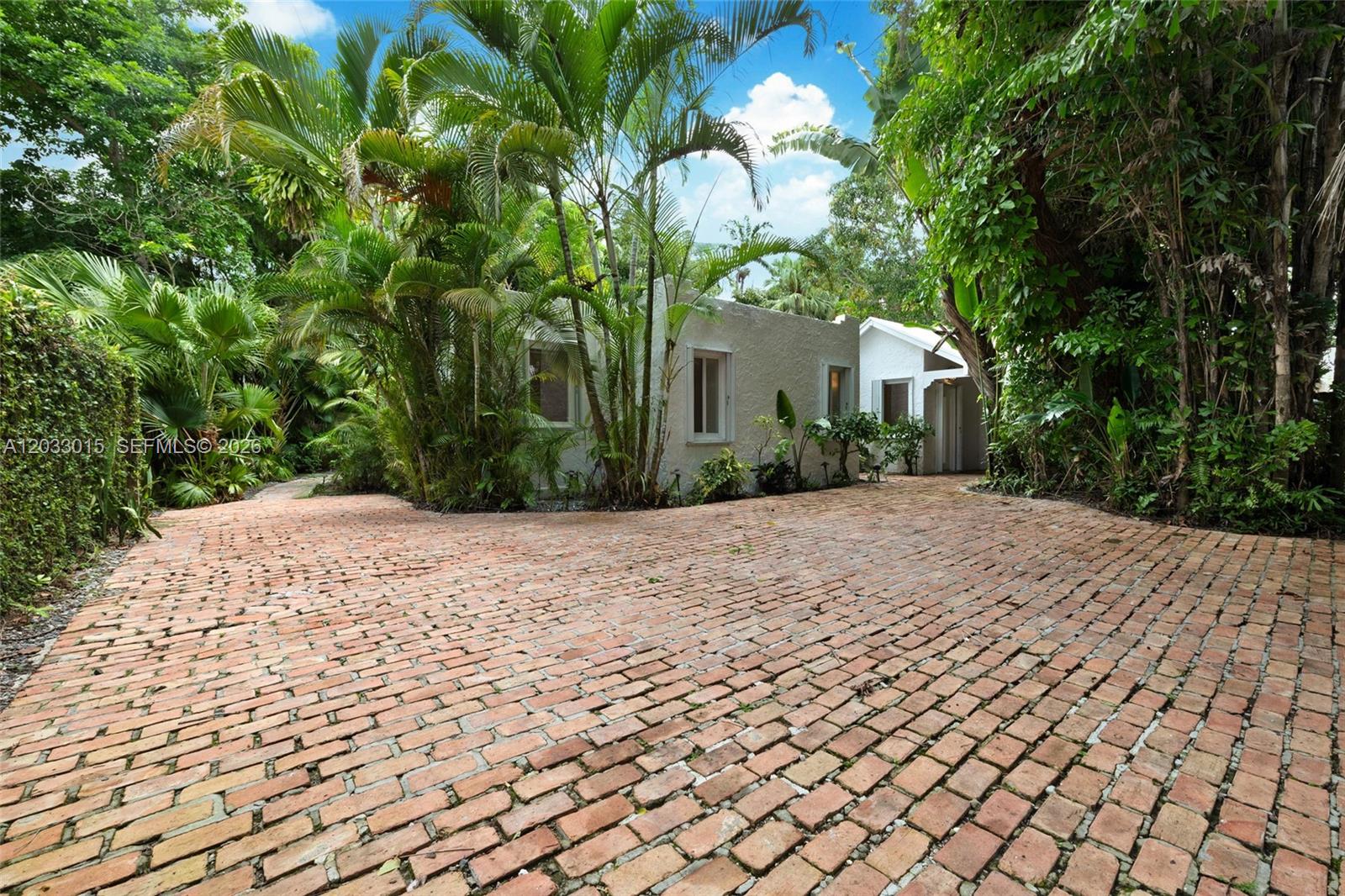 3797 El Prado Miami, FL 33133