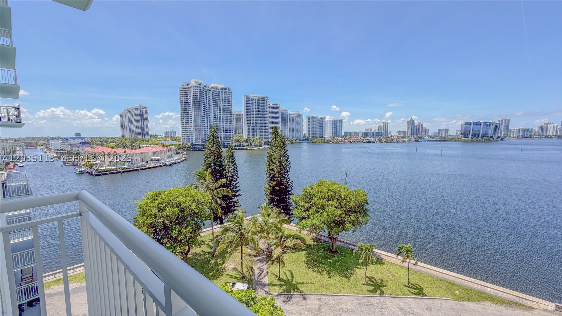 image Winston Towers 50015