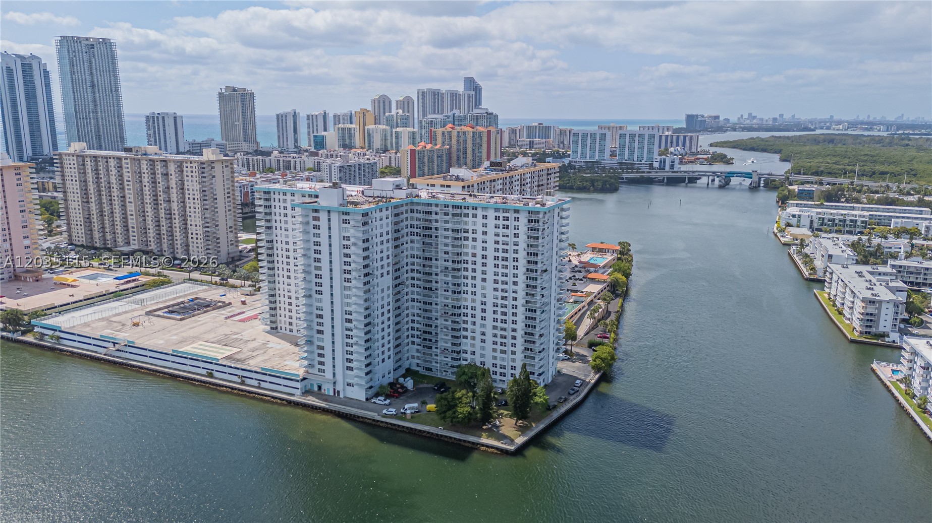 image Winston Towers 5002
