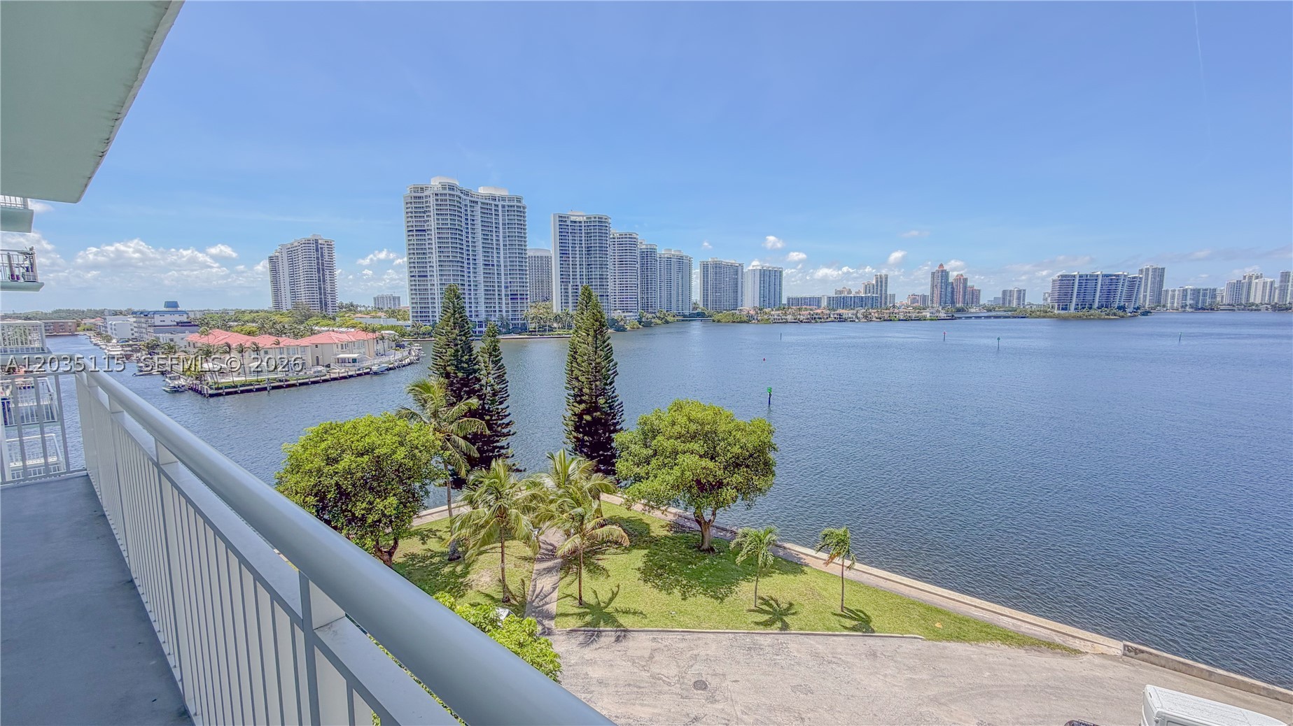 image Winston Towers 50030