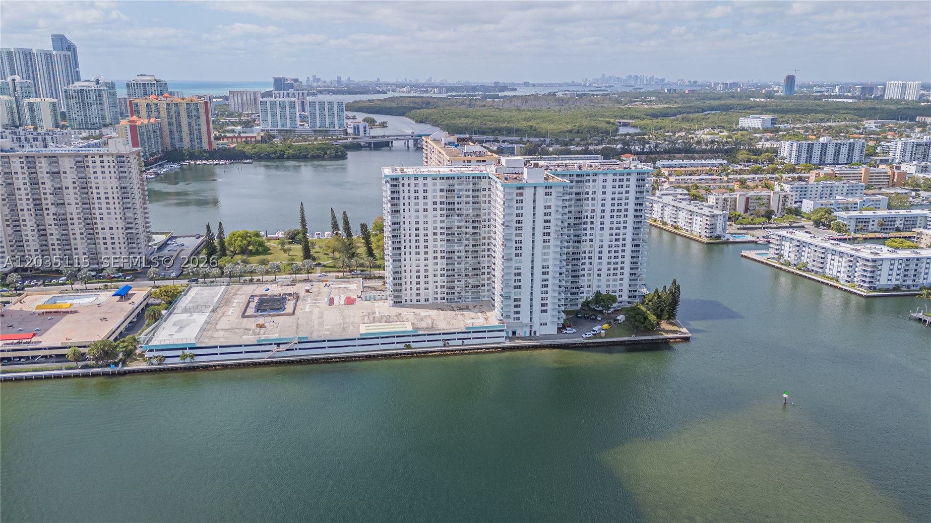 image Winston Towers 5003