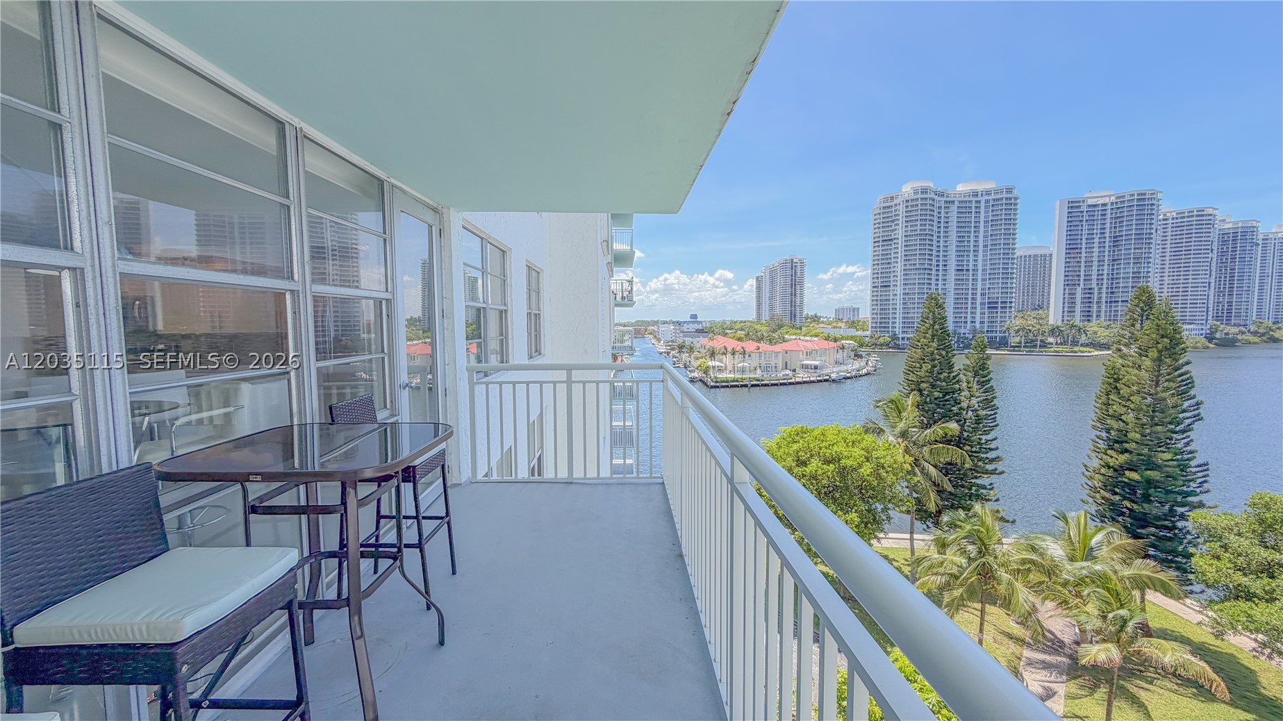 image Winston Towers 50040
