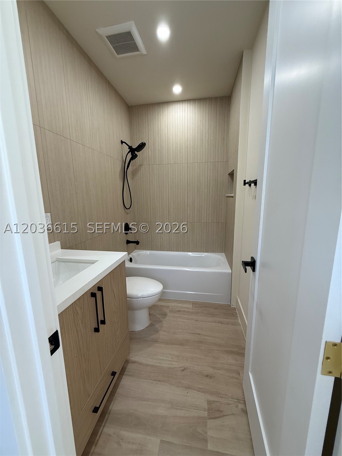 3326 Elizabeth St Miami, FL 33133