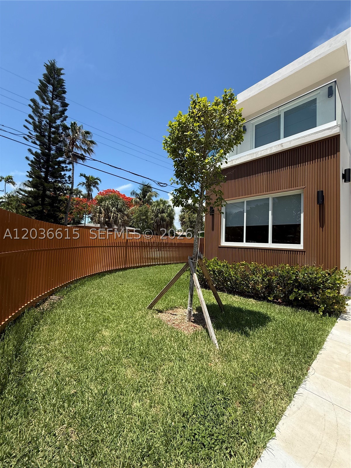3326 Elizabeth St Miami, FL 33133