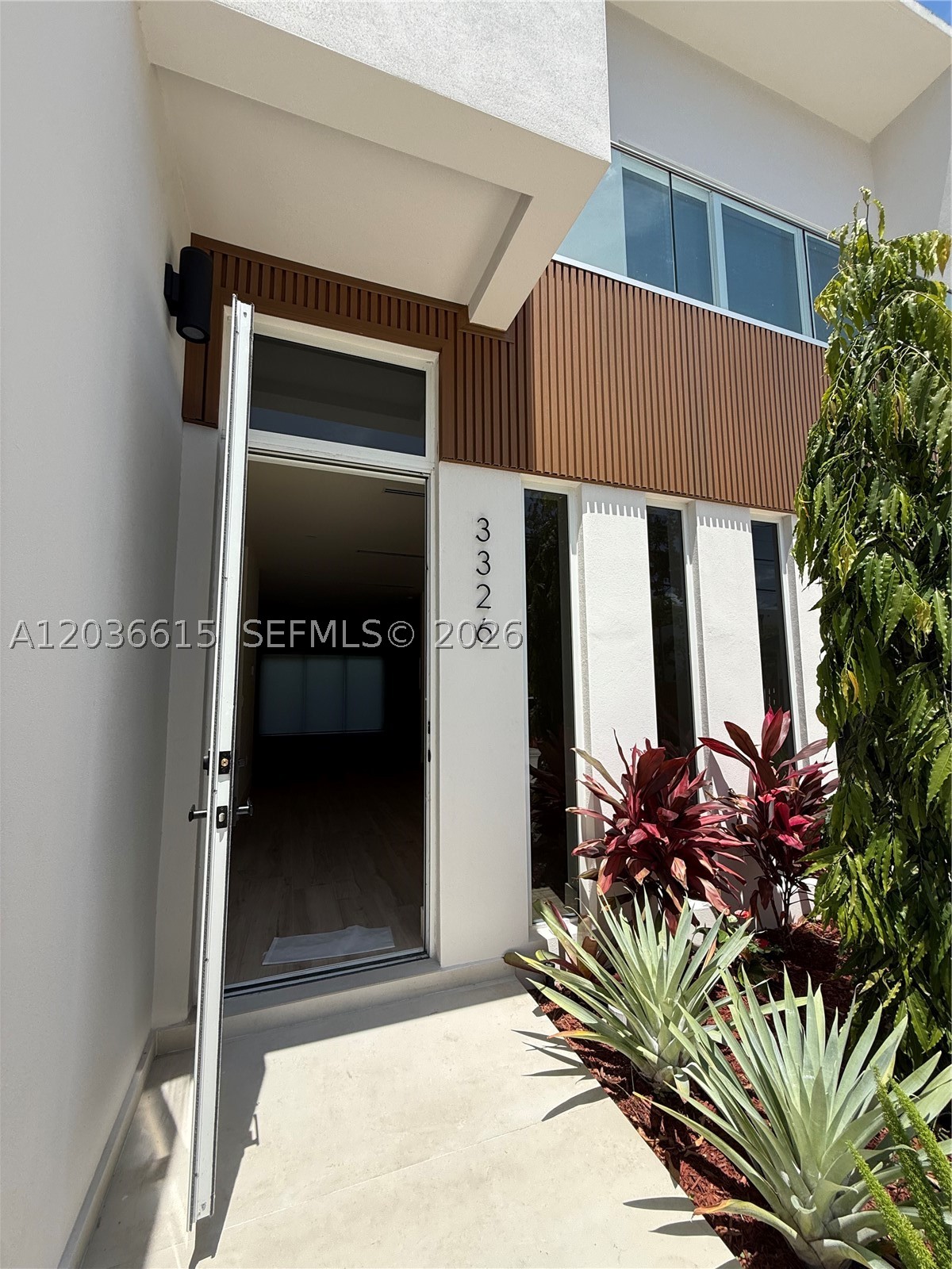 3326 Elizabeth St Miami, FL 33133