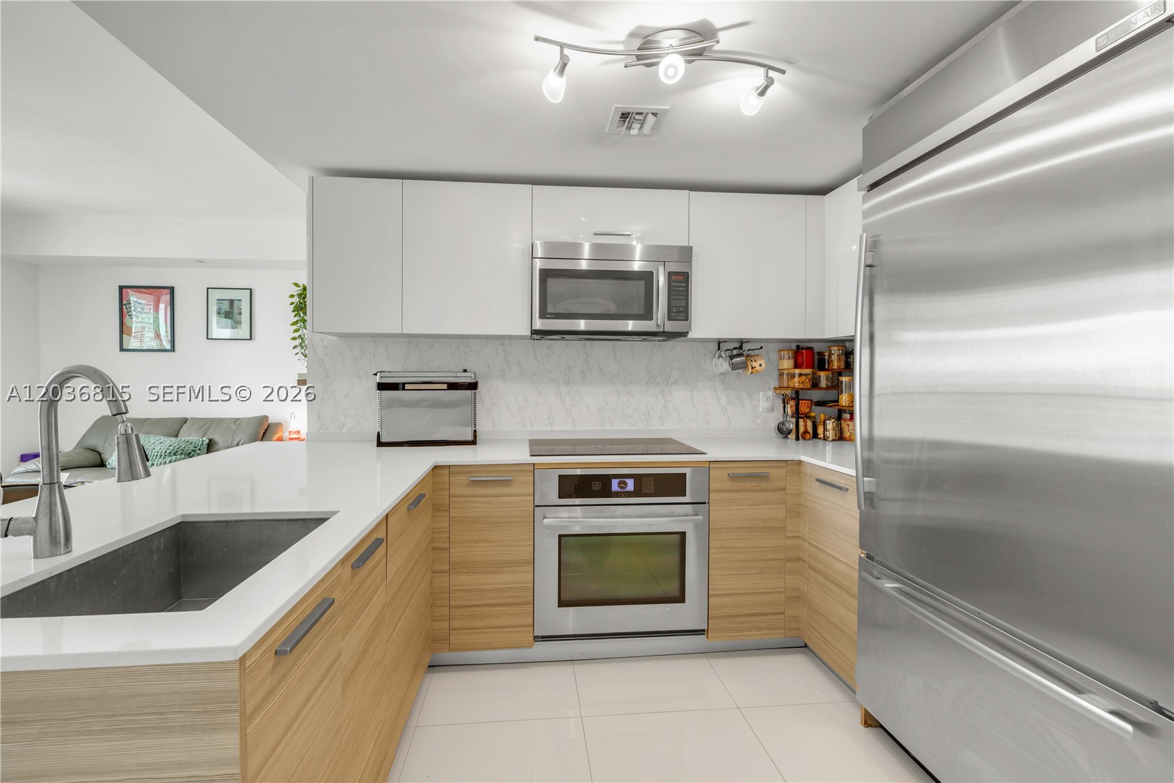 1300 Brickell Bay Dr #2411