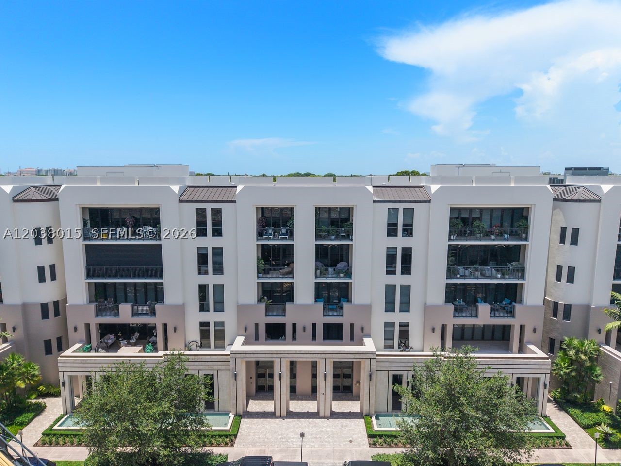 718 Valencia Ave #403