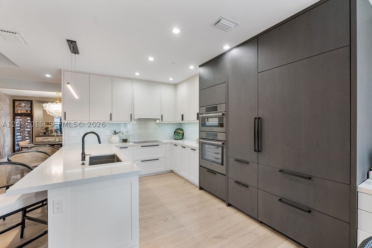 718 Valencia Ave #403 Coral Gables, FL 33134