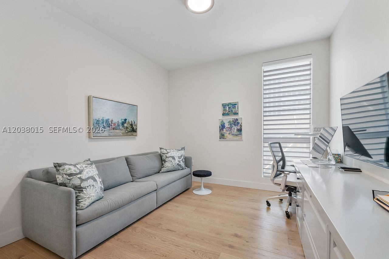 718 Valencia Ave #403 Coral Gables, FL 33134