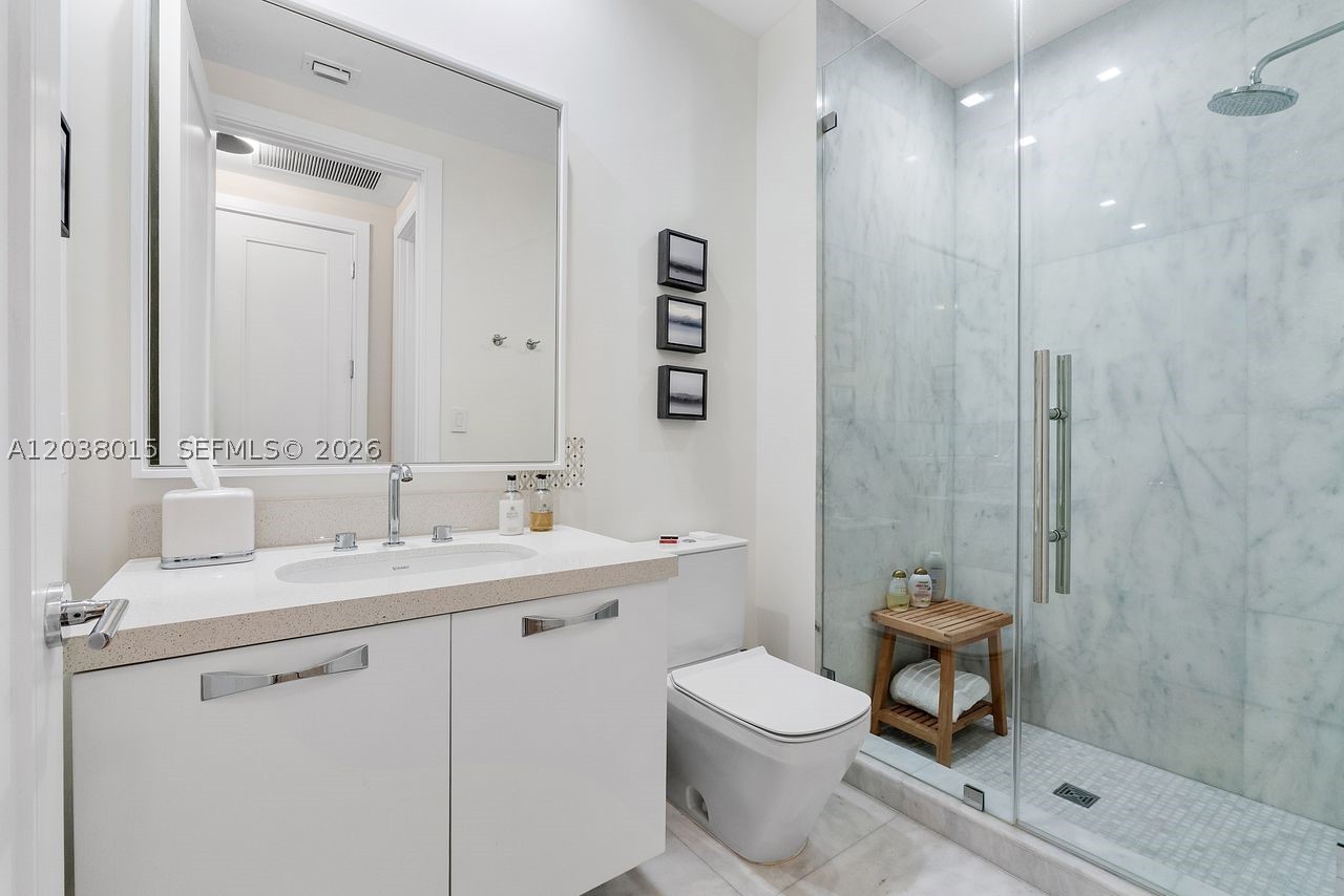 718 Valencia Ave #403 Coral Gables, FL 33134