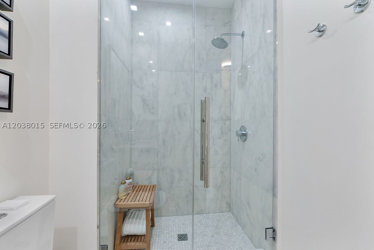 718 Valencia Ave #403 Coral Gables, FL 33134