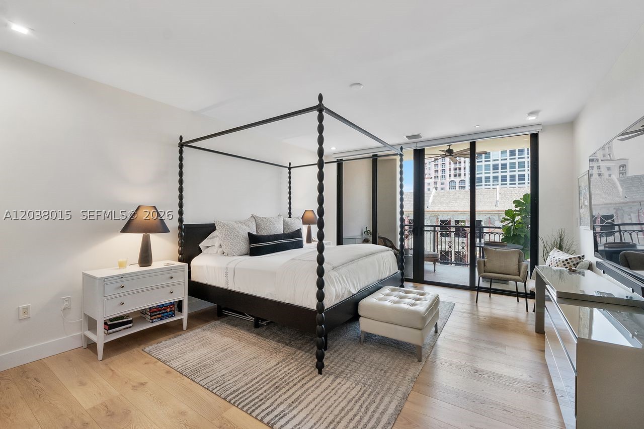 718 Valencia Ave #403 Coral Gables, FL 33134