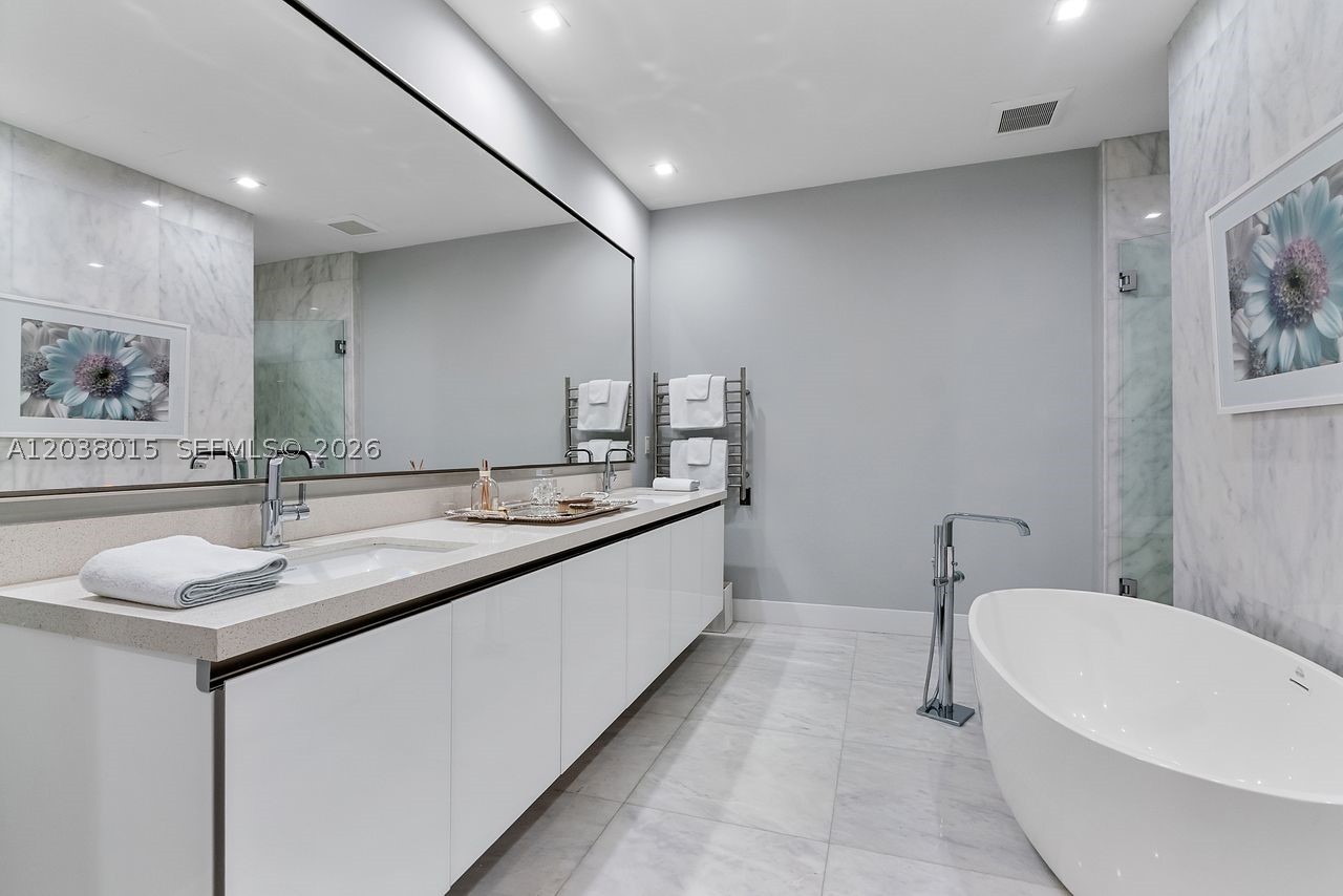 718 Valencia Ave #403 Coral Gables, FL 33134