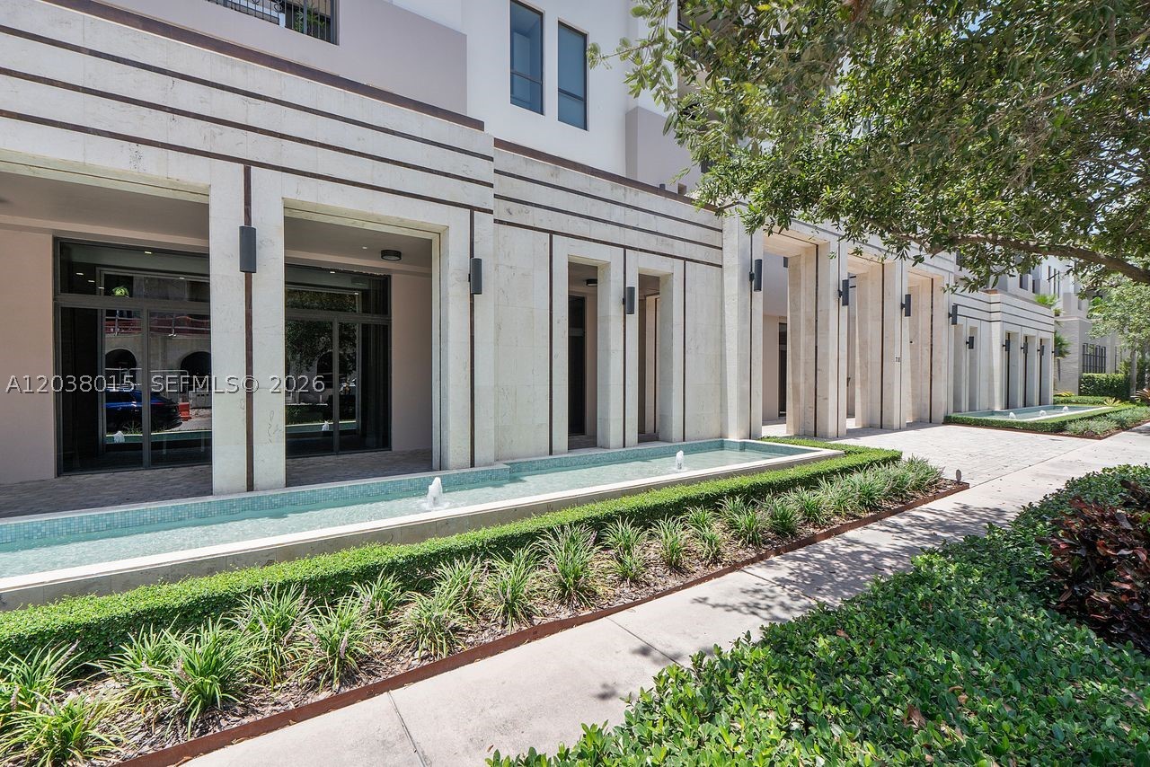 718 Valencia Ave #403 Coral Gables, FL 33134