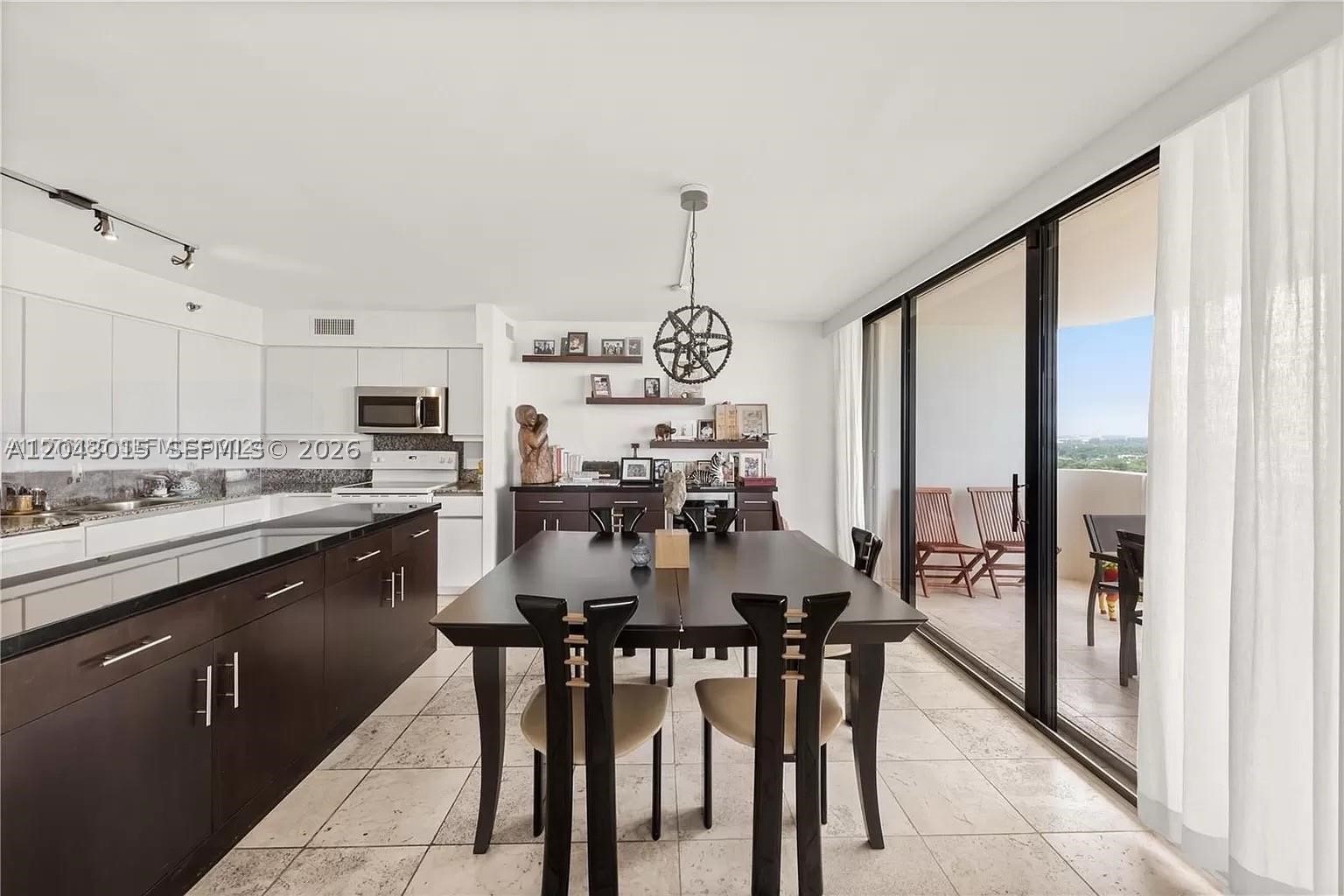 5757 Collins Ave #2006 Miami Beach, FL 33140