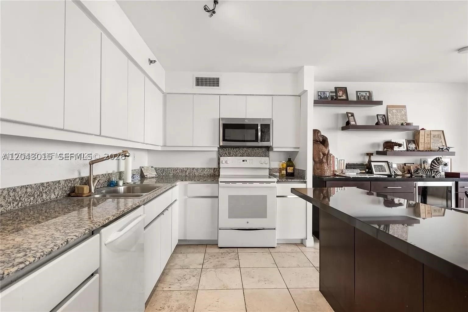 5757 Collins Ave #2006 Miami Beach, FL 33140