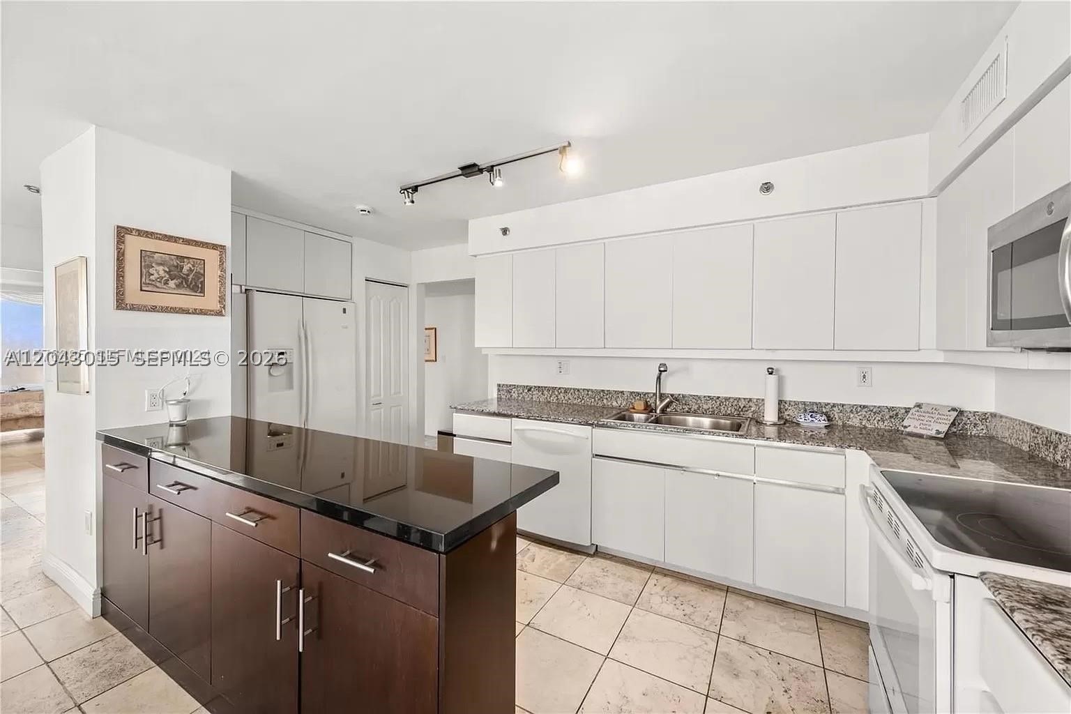 5757 Collins Ave #2006 Miami Beach, FL 33140