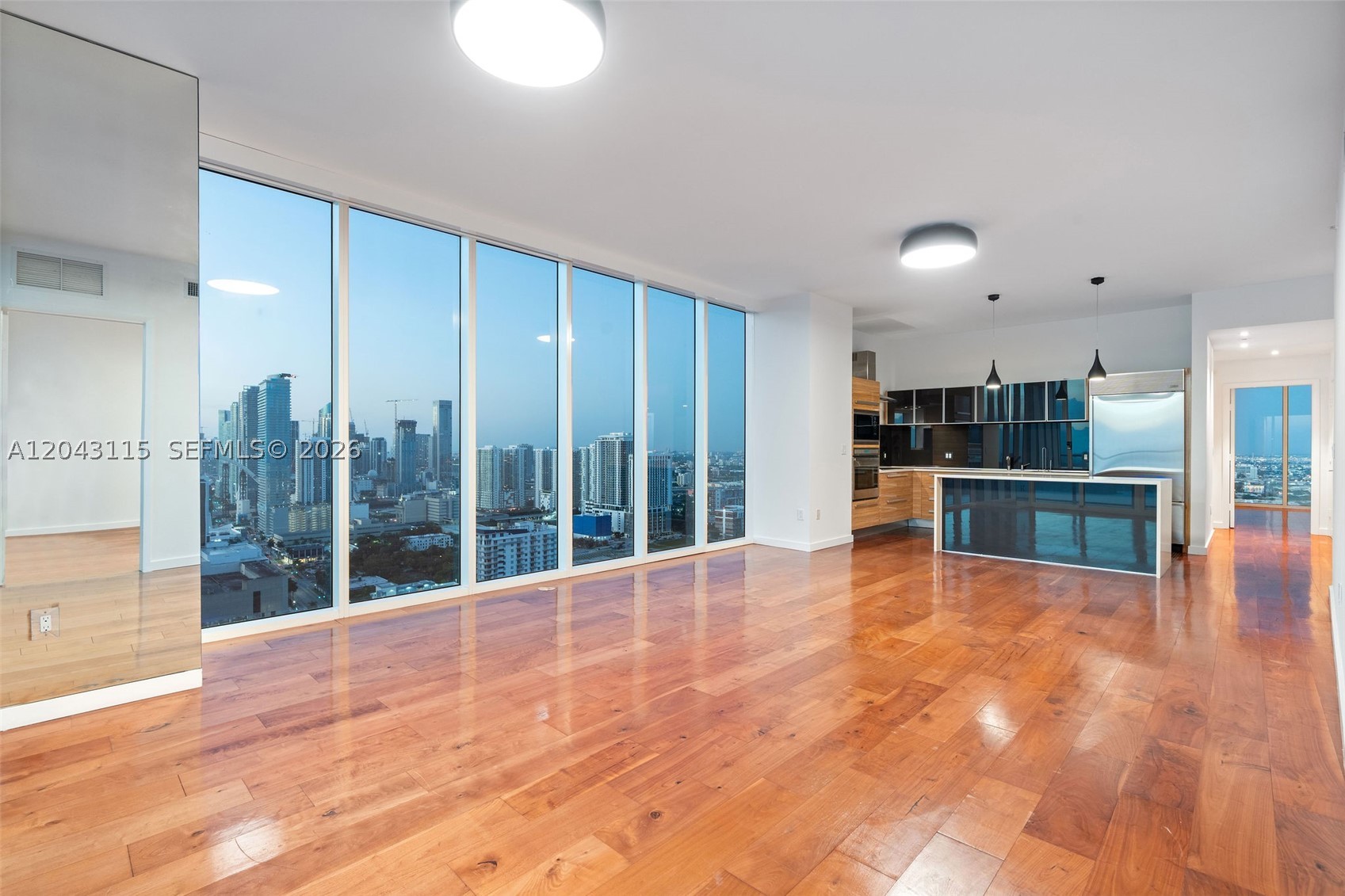 image Paramount Bay9
