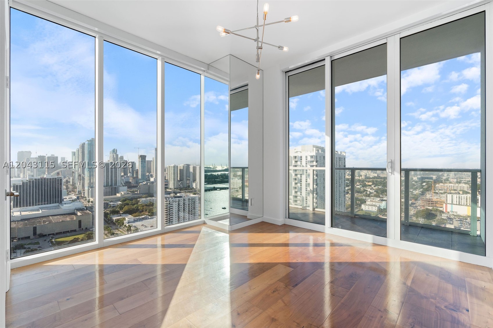 image Paramount Bay19