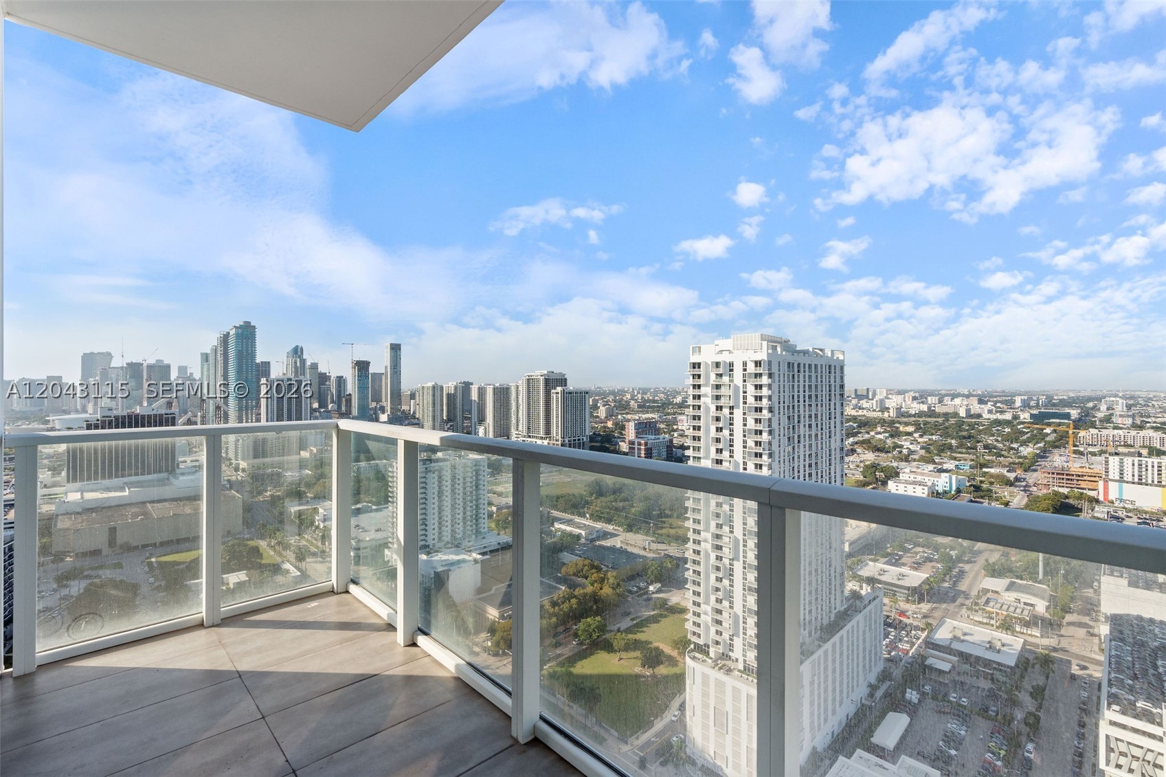 image Paramount Bay24