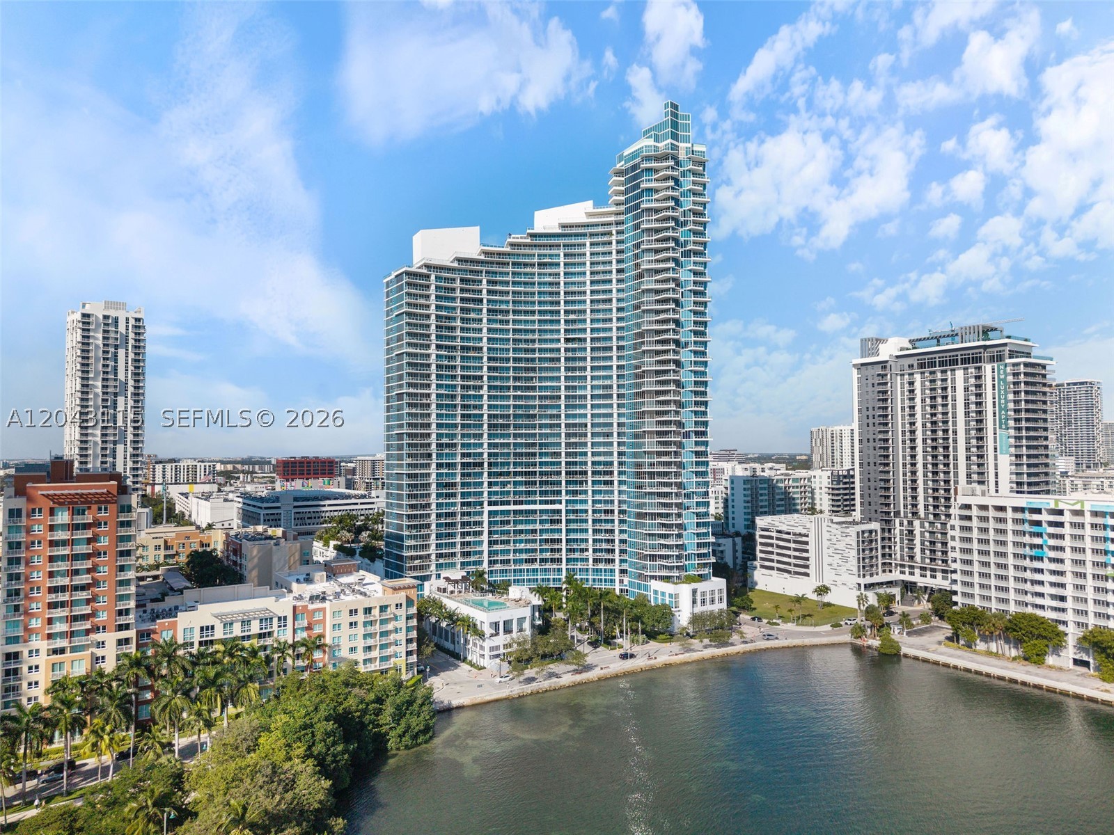 image Paramount Bay34