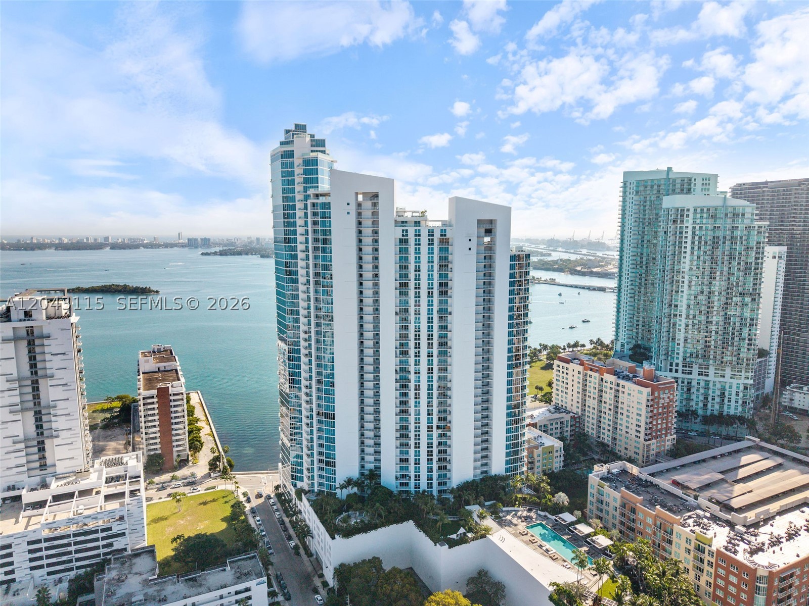 image Paramount Bay35