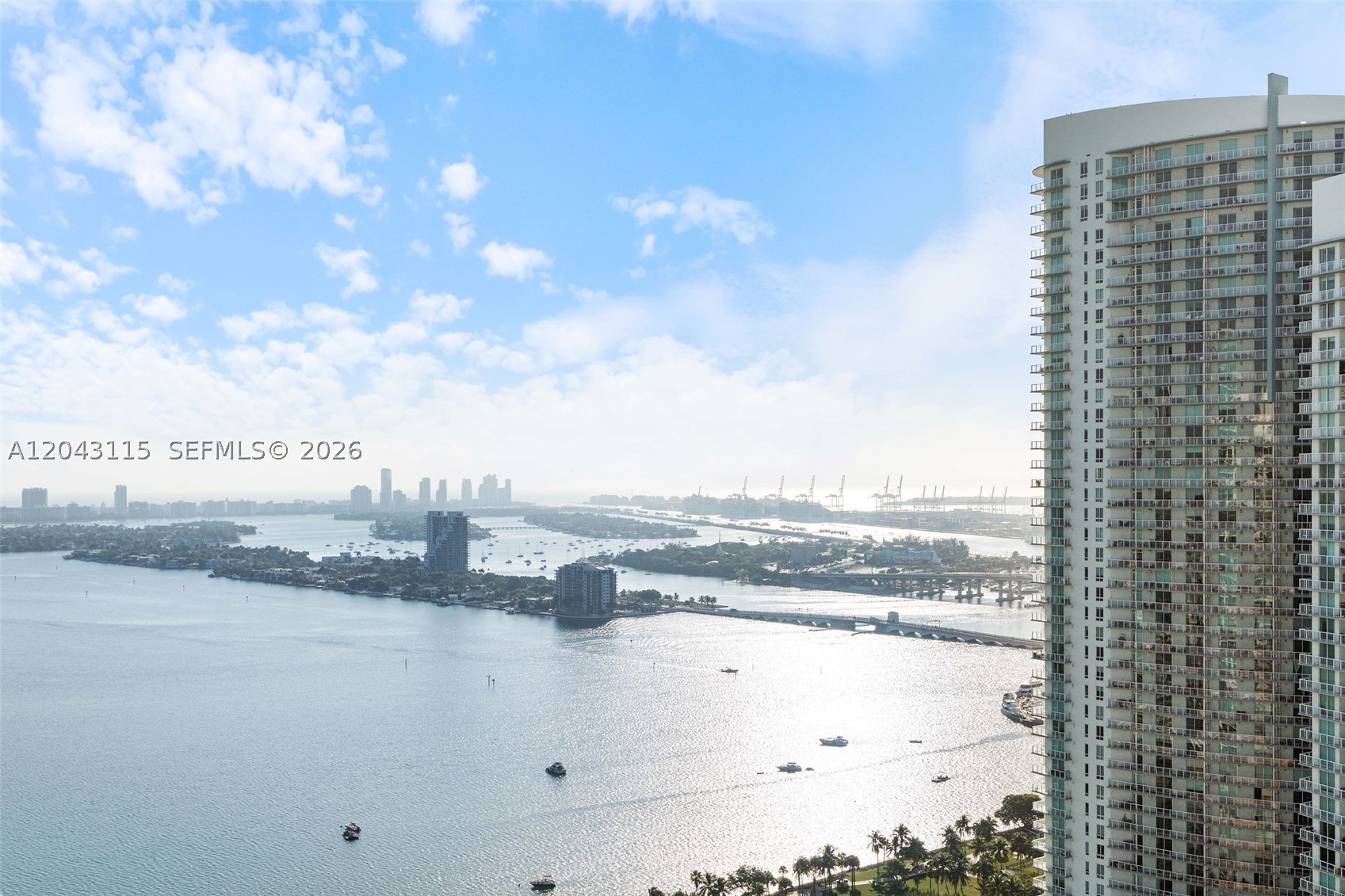 image Paramount Bay37