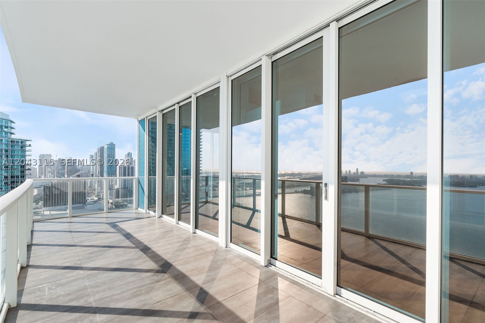 image Paramount Bay38