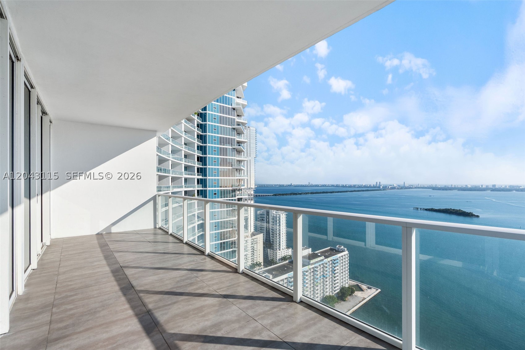 image Paramount Bay8