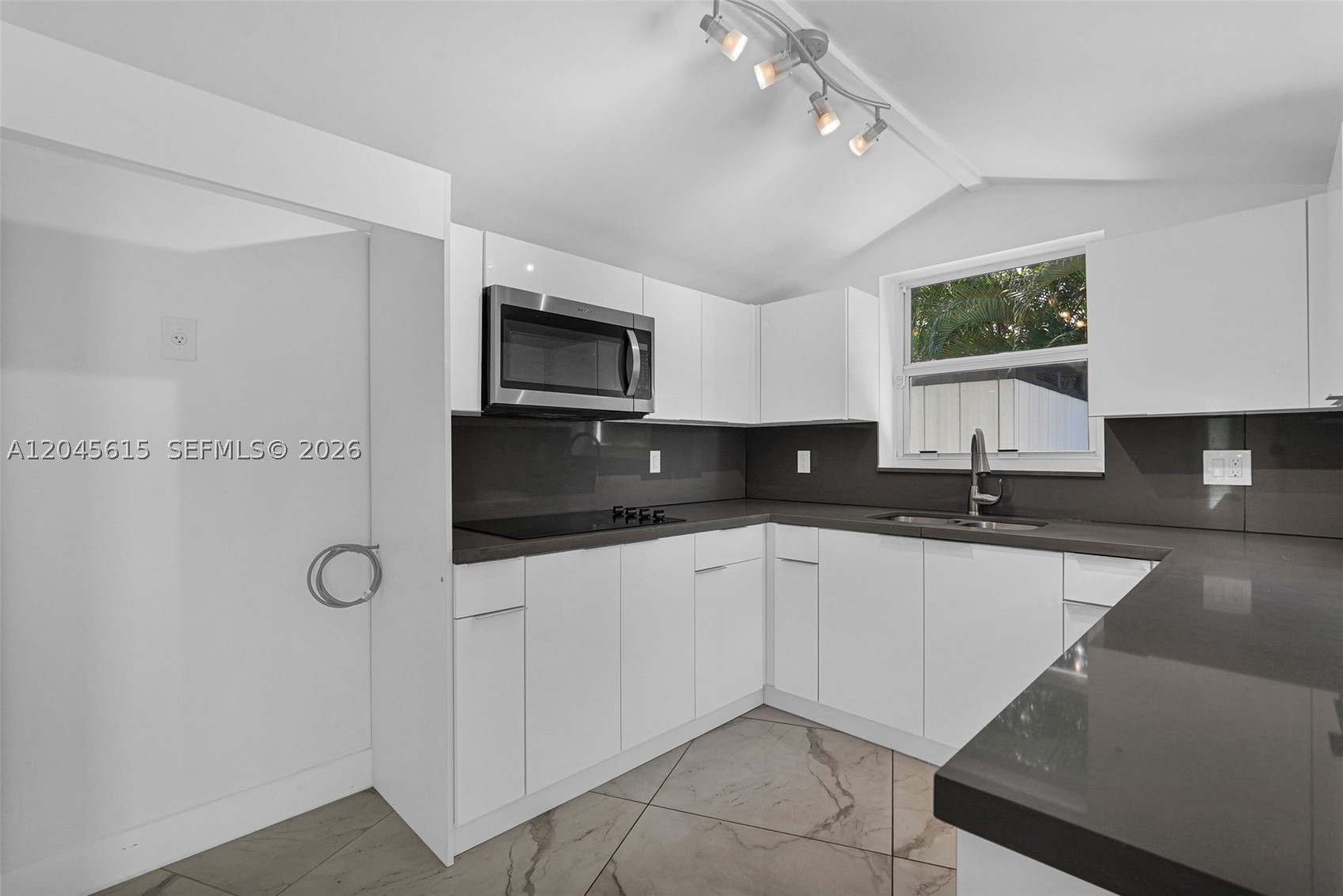 15 NE 95th St Miami Shores, FL 33138